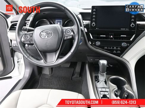 Used 2023 Toyota Camry SE w/ Cold Weather Package image 11