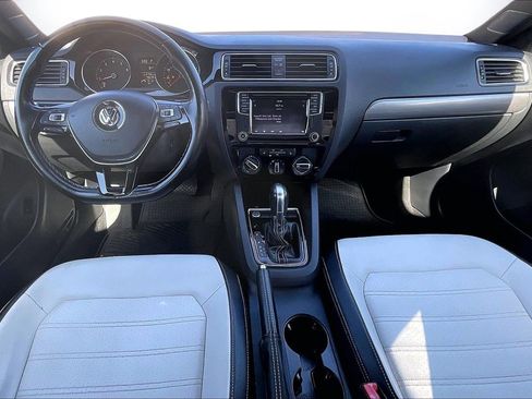Used 2016 Volkswagen Jetta Sport image 16