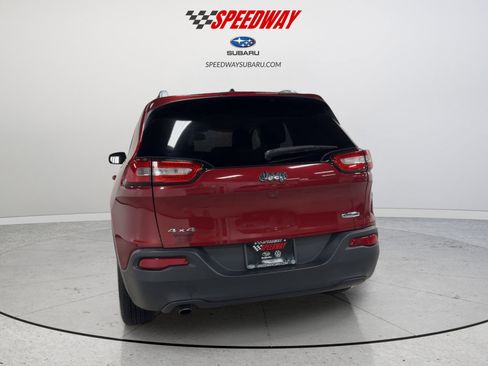 Used 2016 Jeep Cherokee Latitude w/ Cold Weather Group image 9
