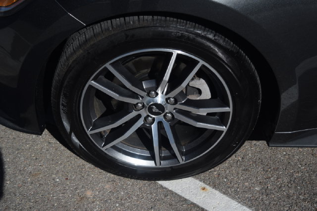 Used 2017 Ford Mustang Coupe RWD image 8