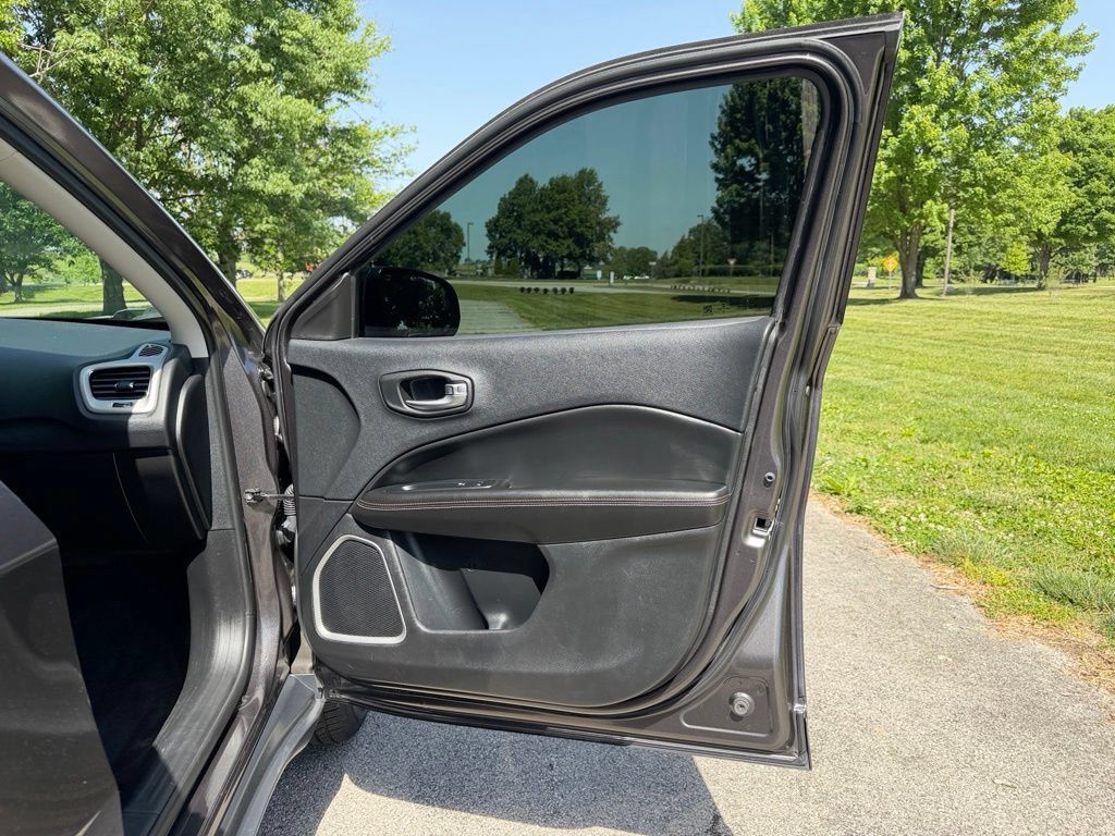 Used 2019 Jeep Compass Sport AWD/4WD image 23