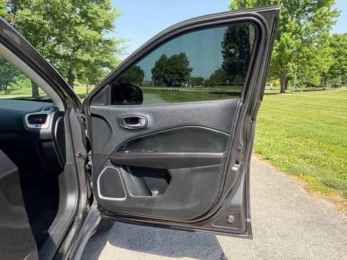 Used 2019 Jeep Compass Sport AWD/4WD image 23