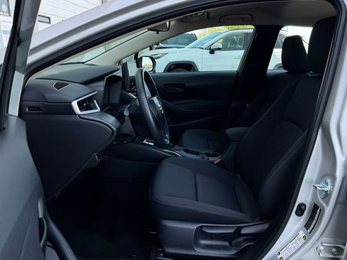 Used 2025 Toyota Corolla LE image 10