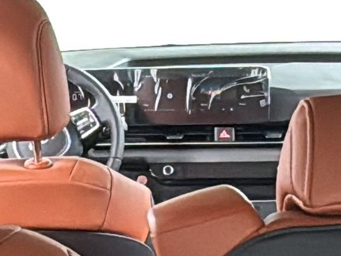 New 2026 Kia Carnival EX image 18