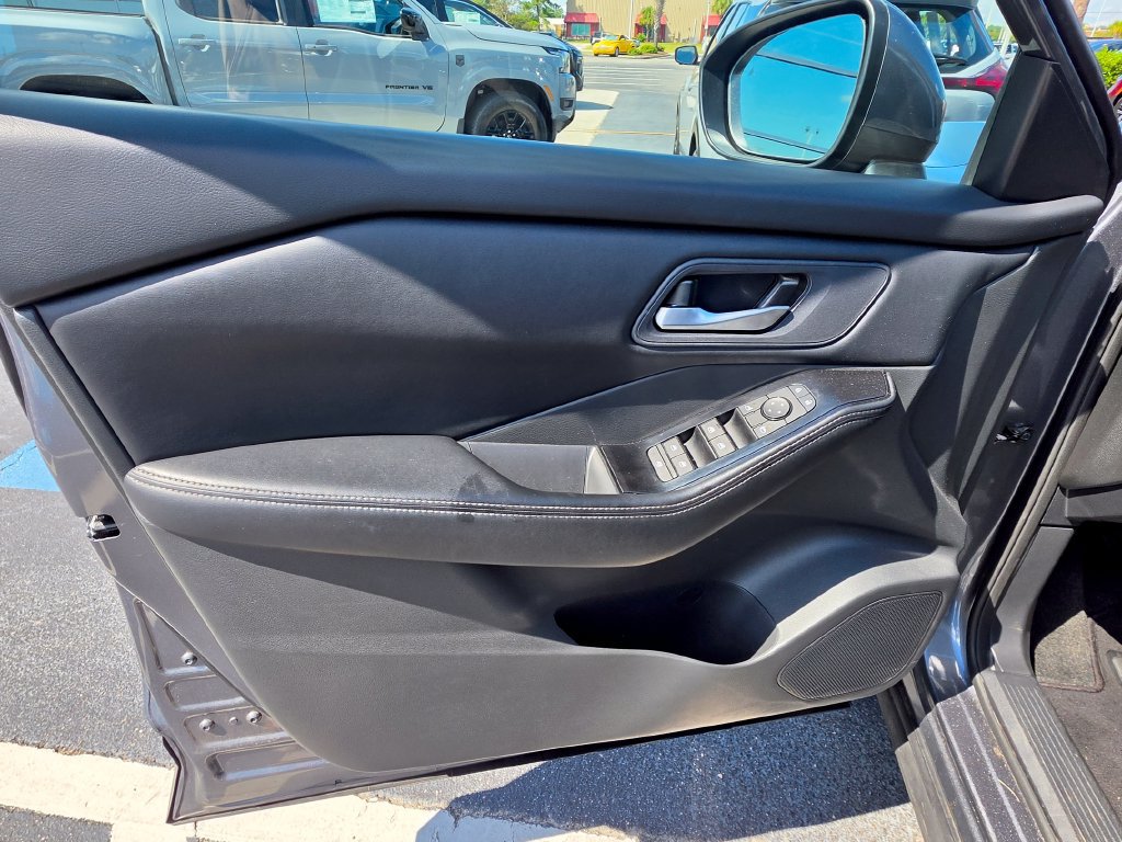 Certified 2026 Nissan Rogue SV FWD image 14