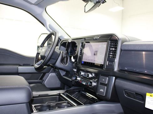 New 2026 Ford F250 Lariat w/ Black Appearance Package image 38