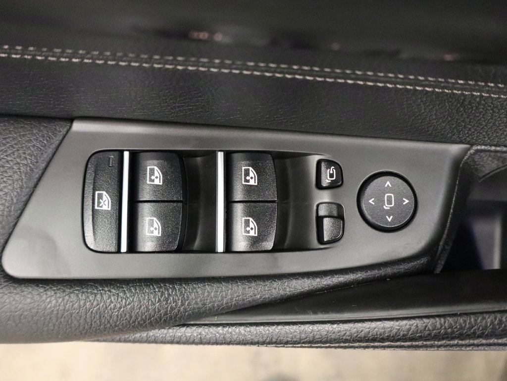 Used 2019 BMW 530e xDrive w/ Convenience Package AWD/4WD image 45