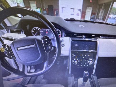 Used 2020 Land Rover Discovery Sport S image 6