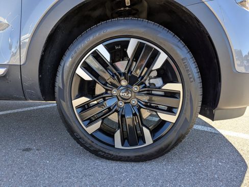 Used 2024 Kia Telluride SX w/ Towing Package image 10