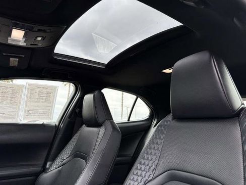 Used 2019 Lexus UX 200 w/ Premium Package FWD image 21
