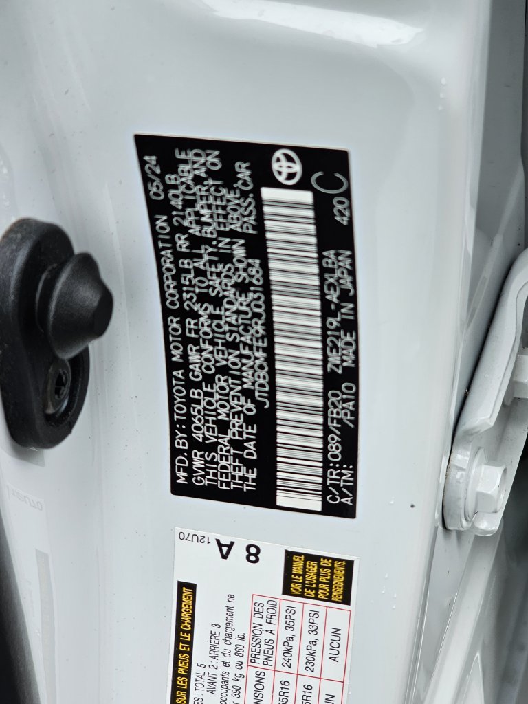 Used 2024 Toyota Corolla LE FWD image 29