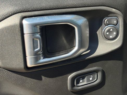 Used 2023 Jeep Wrangler Unlimited w/ Cold Weather Group AWD/4WD image 16
