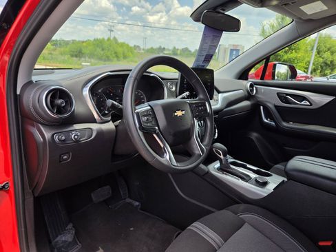 Used 2025 Chevrolet Blazer LT AWD/4WD image 12