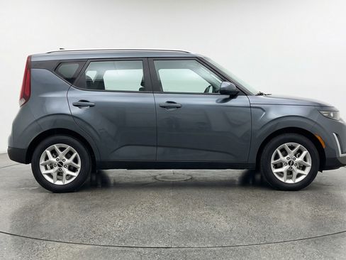 Used 2025 Kia Soul LX w/ LX Technology Package FWD image 11