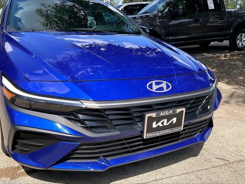 Used 2025 Hyundai Elantra Sport FWD image 29