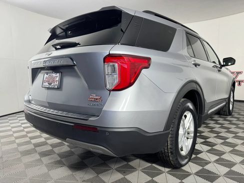 Used 2022 Ford Explorer XLT w/ Equipment Group 202A AWD/4WD image 27