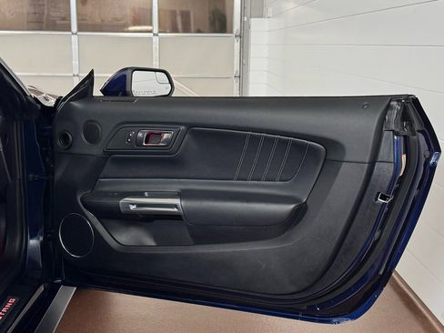 Used 2018 Ford Mustang GT Premium image 33