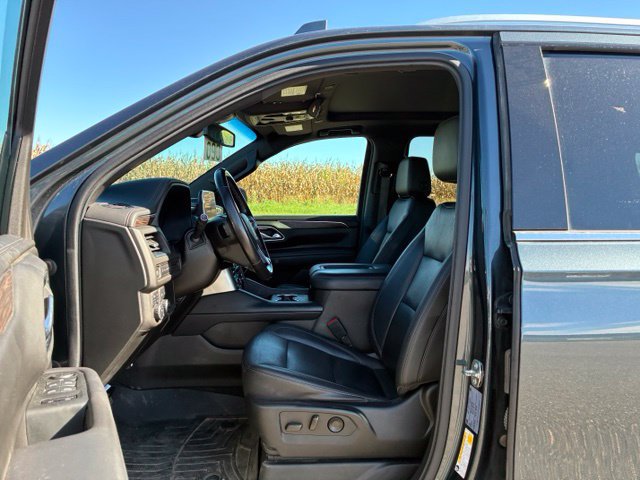 Used 2021 Chevrolet Suburban LT AWD/4WD image 9