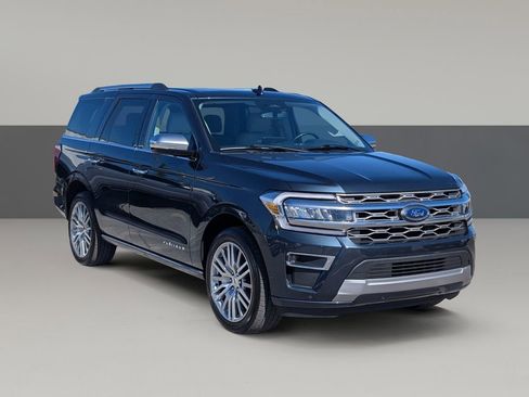 Used 2024 Ford Expedition Platinum image 2