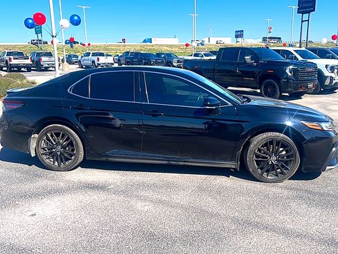 Used 2022 Toyota Camry XSE image 4