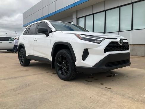Used 2024 Toyota RAV4 LE FWD image 30
