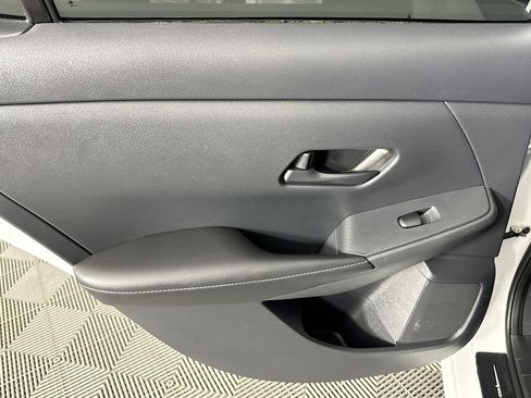 Used 2024 Nissan Sentra S image 25