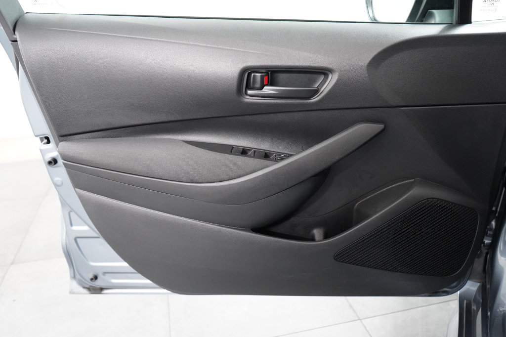 Used 2025 Toyota Corolla LE FWD image 24