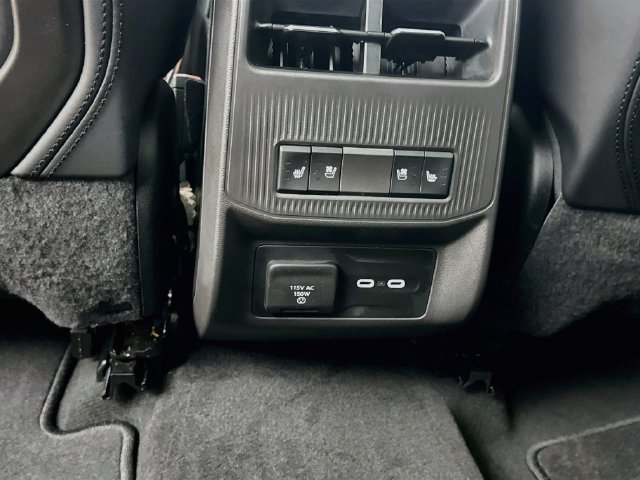 Used 2024 Jeep Wagoneer Launch Edition AWD/4WD image 30