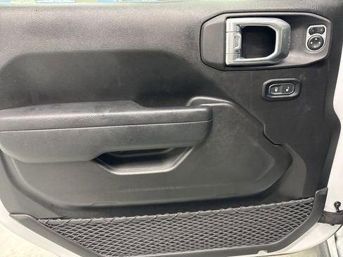 Used 2024 Jeep Wrangler Willys image 18