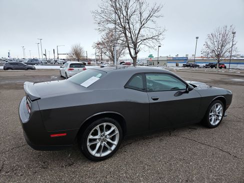 Used 2022 Dodge Challenger GT image 5