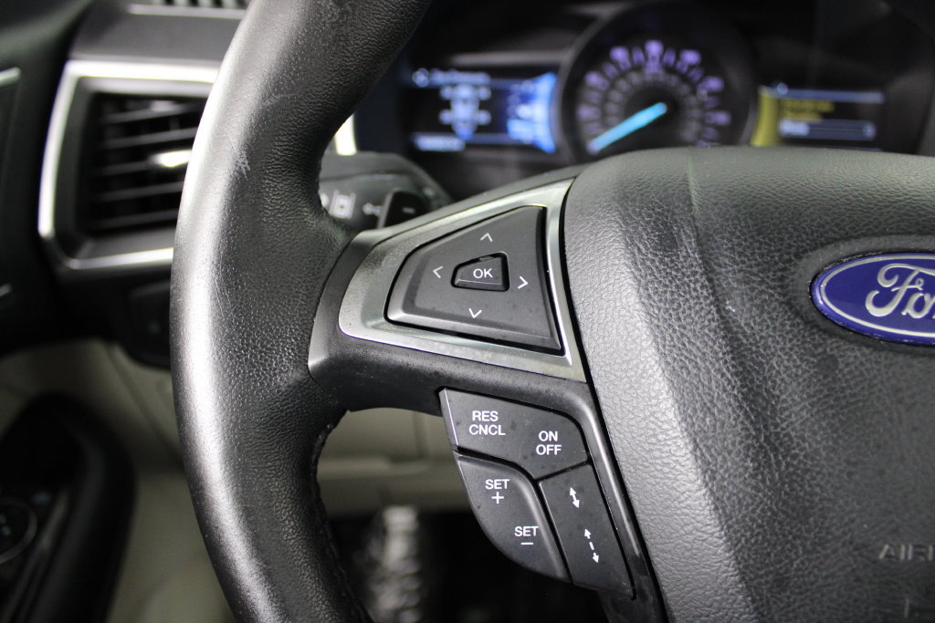 Used 2018 Ford Edge Titanium w/ Equipment Group 301A AWD/4WD image 25