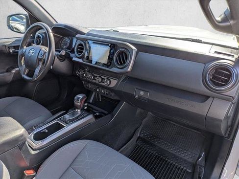 Used 2019 Toyota Tacoma TRD Sport w/ Technology Package AWD/4WD image 21