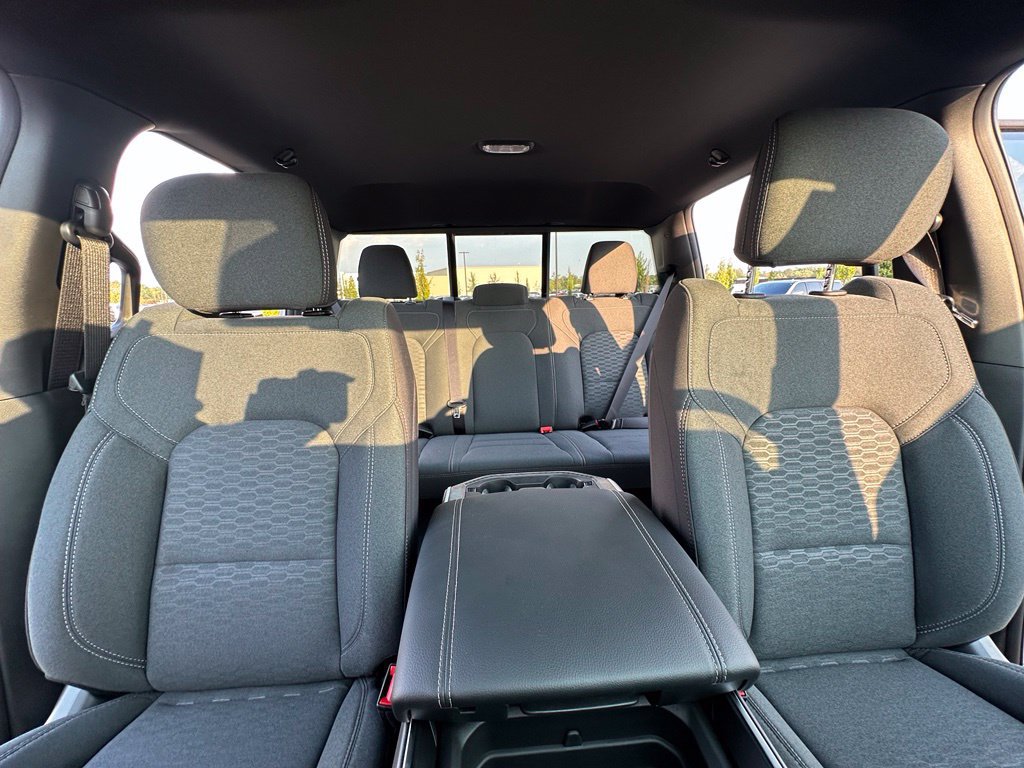 New 2026 RAM 1500 Express AWD/4WD image 36