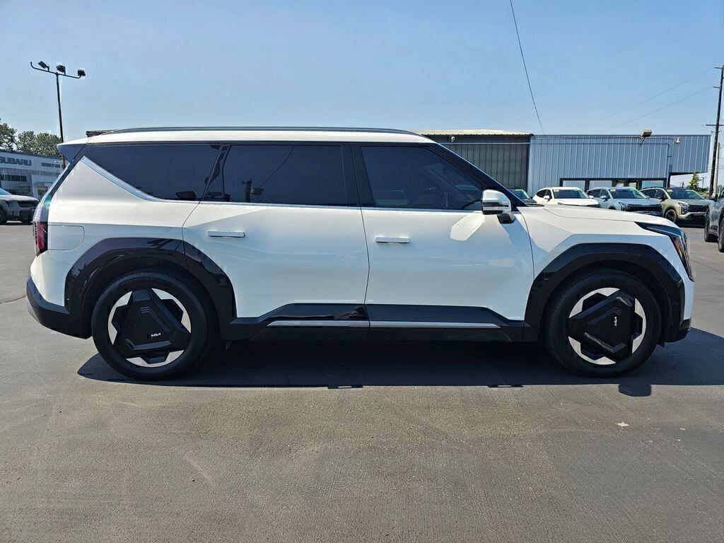 Used 2024 Kia EV9 Land AWD/4WD image 6