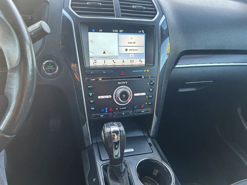 Used 2018 Ford Explorer Limited AWD/4WD image 11