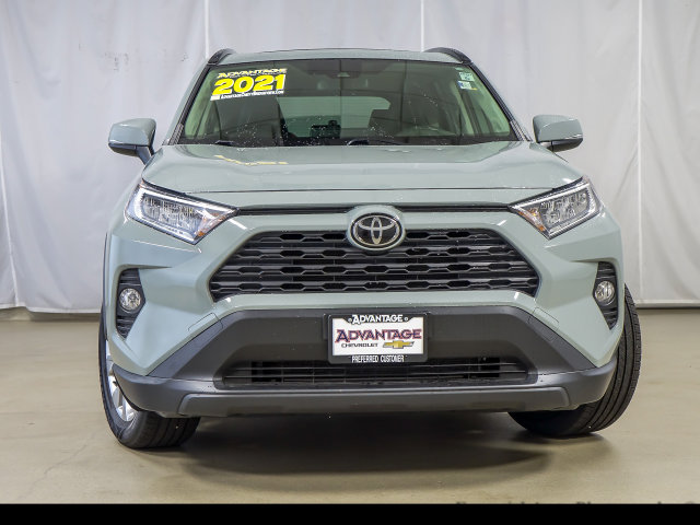 Used 2021 Toyota RAV4 XLE Premium AWD/4WD image 5