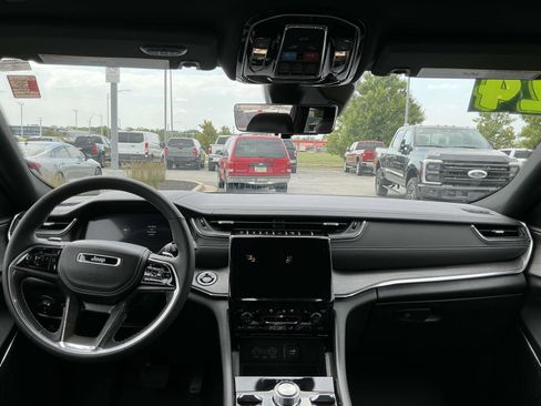 Used 2024 Jeep Grand Cherokee L Overland w/ Luxury Tech Group IV image 13