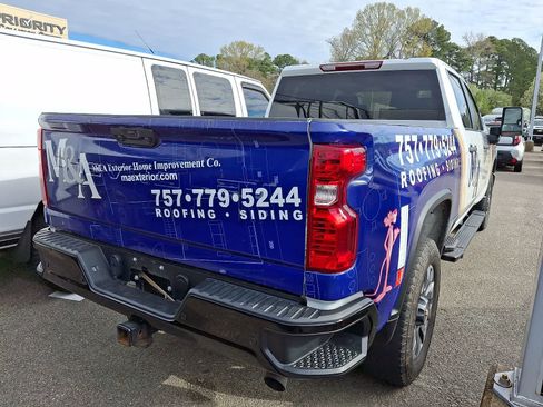 Used 2024 Chevrolet Silverado 2500 Custom w/ Custom Value Package image 5