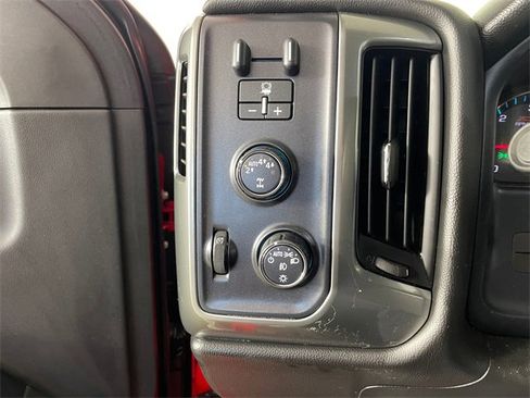 Used 2018 Chevrolet Silverado 1500 LT w/ All Star Edition image 13