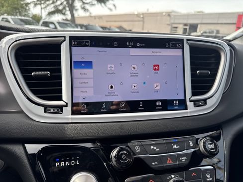 New 2026 Chrysler Voyager LX image 27