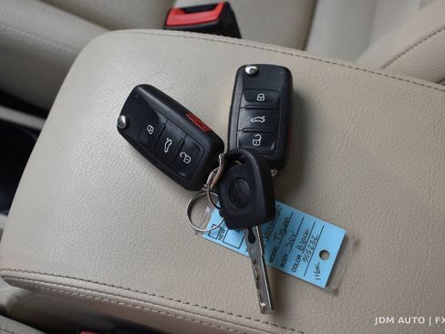 Used 2016 Volkswagen Tiguan SE AWD/4WD image 32
