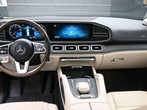 Used 2021 Mercedes-Benz GLS 450 4MATIC image 9
