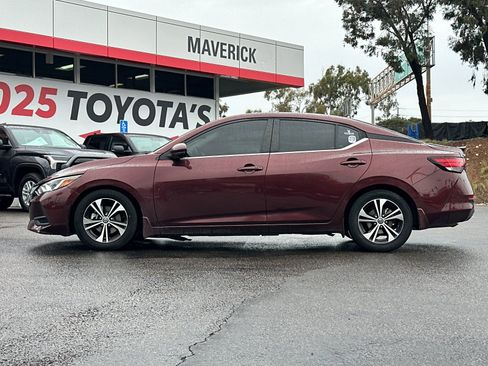 Used 2020 Nissan Sentra SV image 2