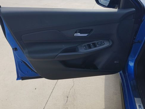 New 2026 Nissan Sentra SR w/ SR Premium Package FWD image 12