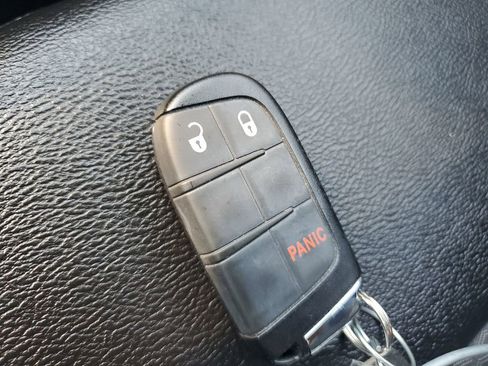 Used 2024 Jeep Compass Latitude AWD/4WD image 28