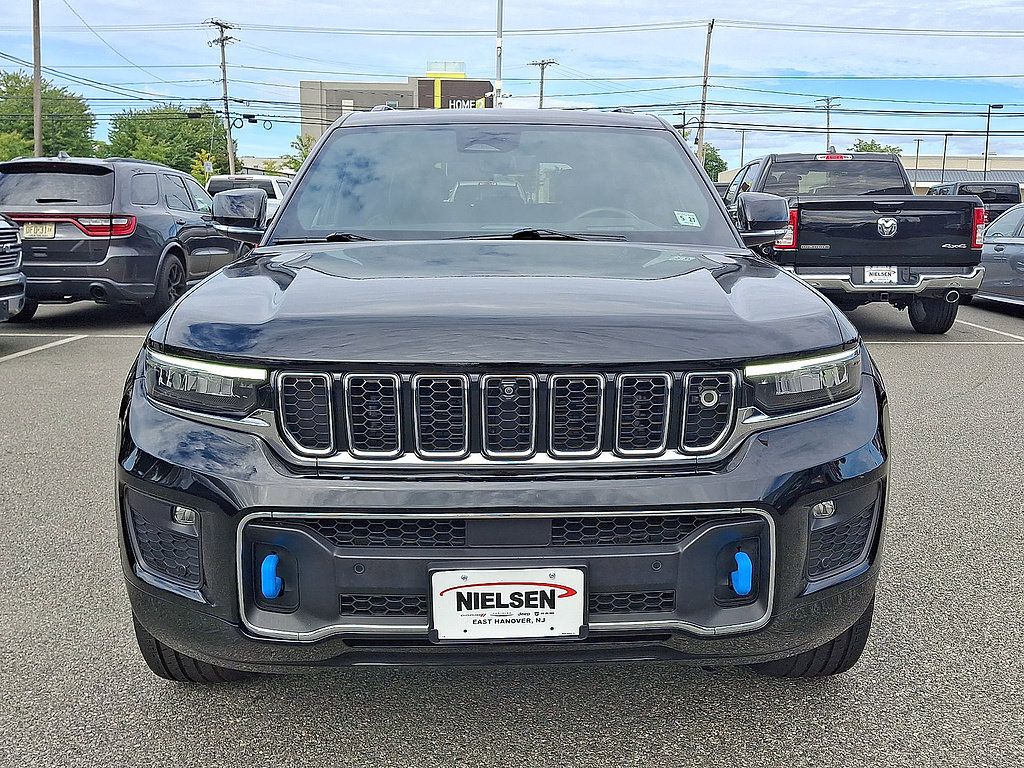 Used 2022 Jeep Grand Cherokee Overland w/ Advanced Protech Group III AWD/4WD image 35