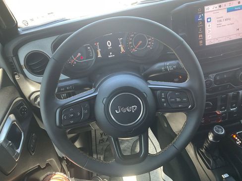 Used 2024 Jeep Wrangler Sport AWD/4WD image 18