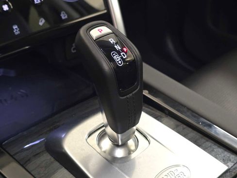 Used 2023 Land Rover Discovery Sport SE image 36