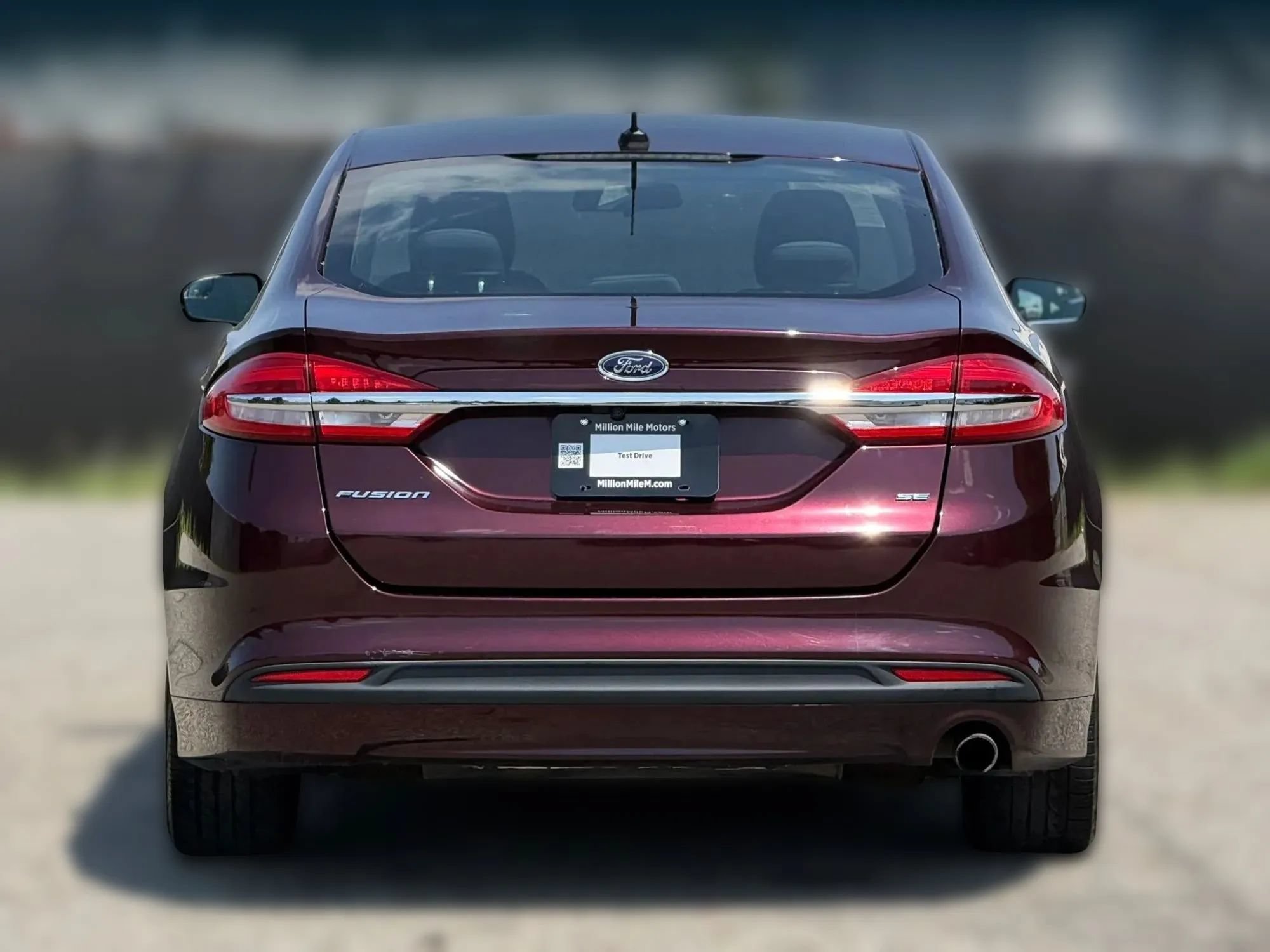 Used 2017 Ford Fusion SE FWD image 4