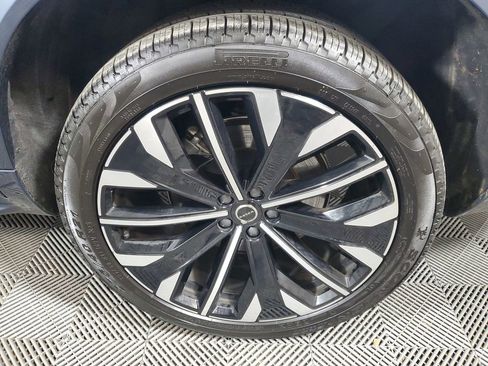 Certified 2025 Volvo XC90 B6 Plus image 13